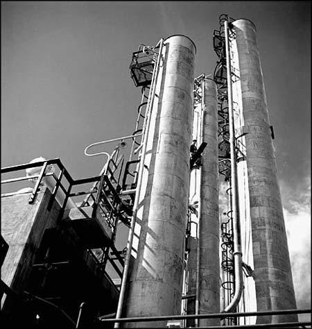 Tour de distillation pour le ptrole
